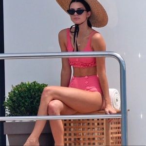 Lisa Marie Fernandez Suit seen on Kendall Jenner